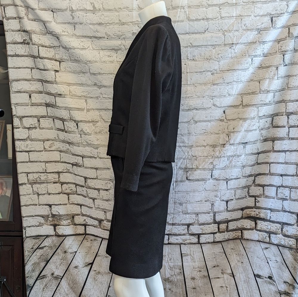 HP🔥60s Specially Fashioned by Laura Wool skirt suit - Picture 4 of 10